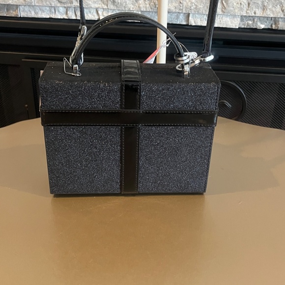 NWT Kate spade BLACK Wrapping Party Gift Box crossbody (K5998) - Picture 5 of 11